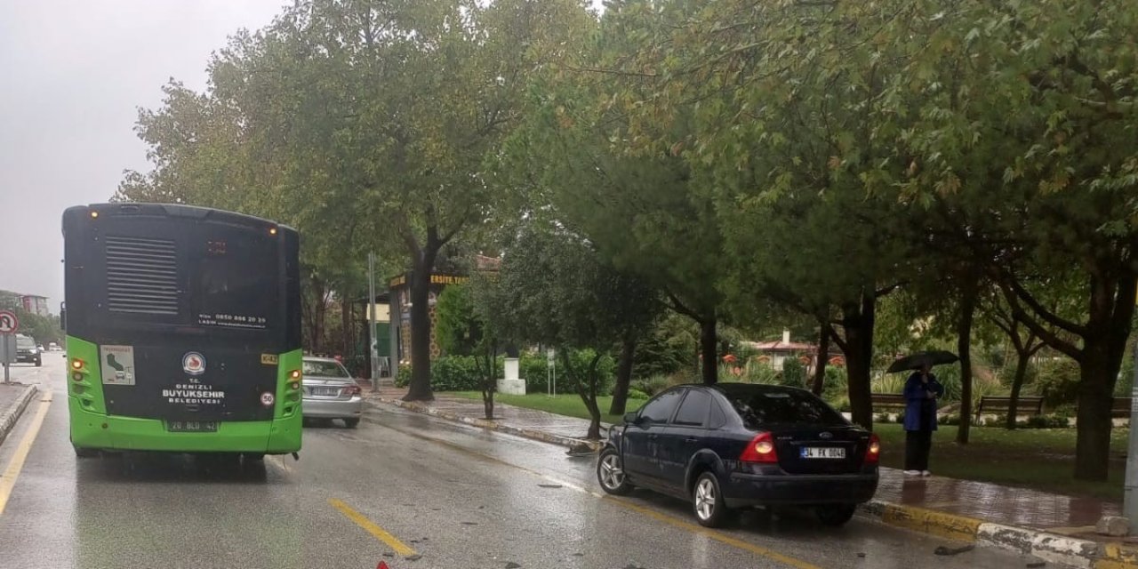 Halk otobüslerinin biri bozuldu, diğeri kaza yaptı