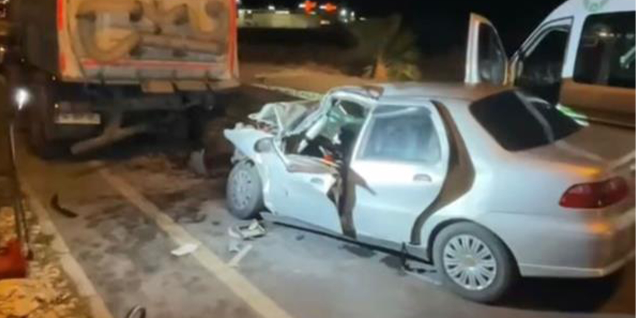 Otomobil, yol temizliği yapan belediye aracına çarptı: 1 ölü