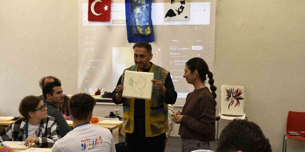 Gençlik Toplantısı Keçe Atölyesi’yle renkli anlara sahne oldu