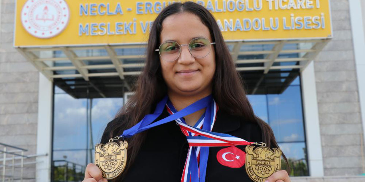 Ayşegül Karagöz dartta dünya şampiyonu oldu
