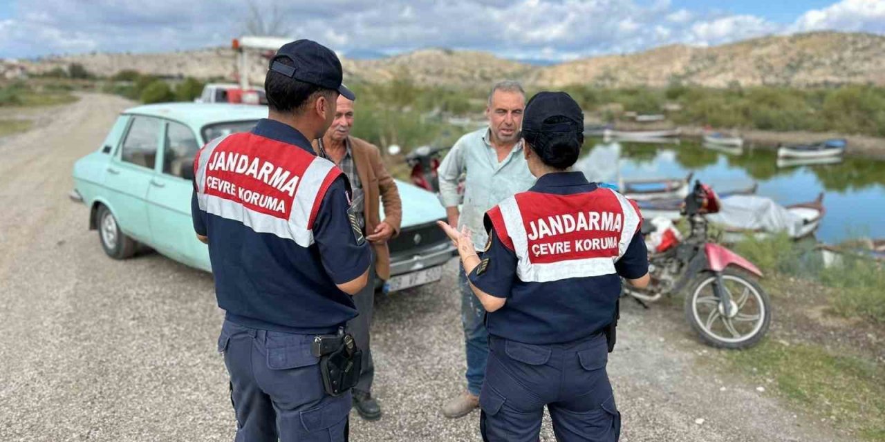Jandarmadan Bafa Gölü’nde çevre denetimi