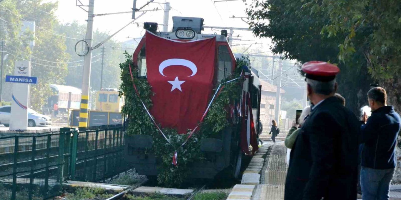 Atatürk’ün Manisa’ya gelişinin 100. yıl dönümü coşkuyla kutlandı