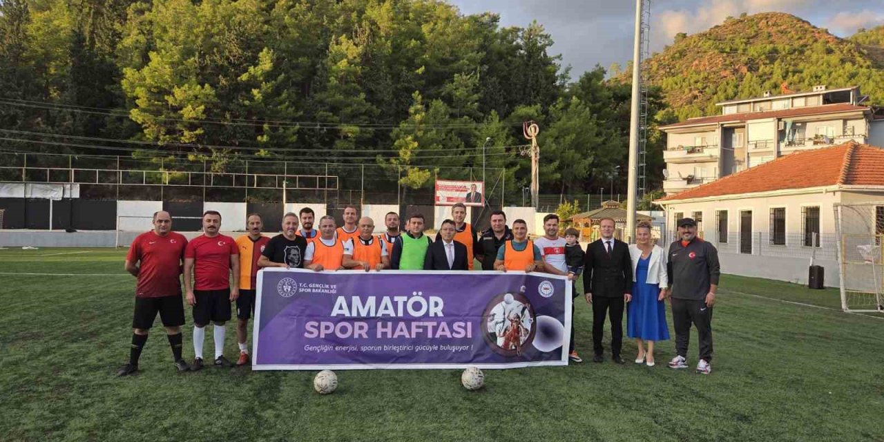 Amatör spor haftasında Marmaris’te dostluk maçı