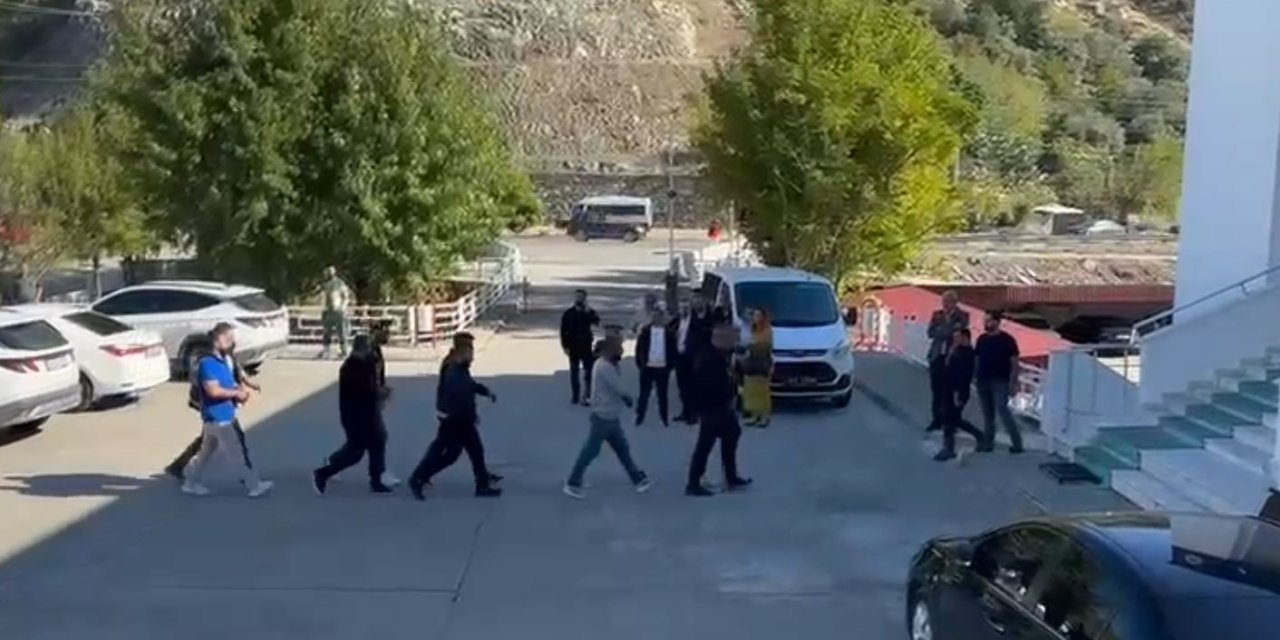 Muğla’da tefecilik operasyonu, gözaltına alınan 5 kişi adliyeye sevk edildi