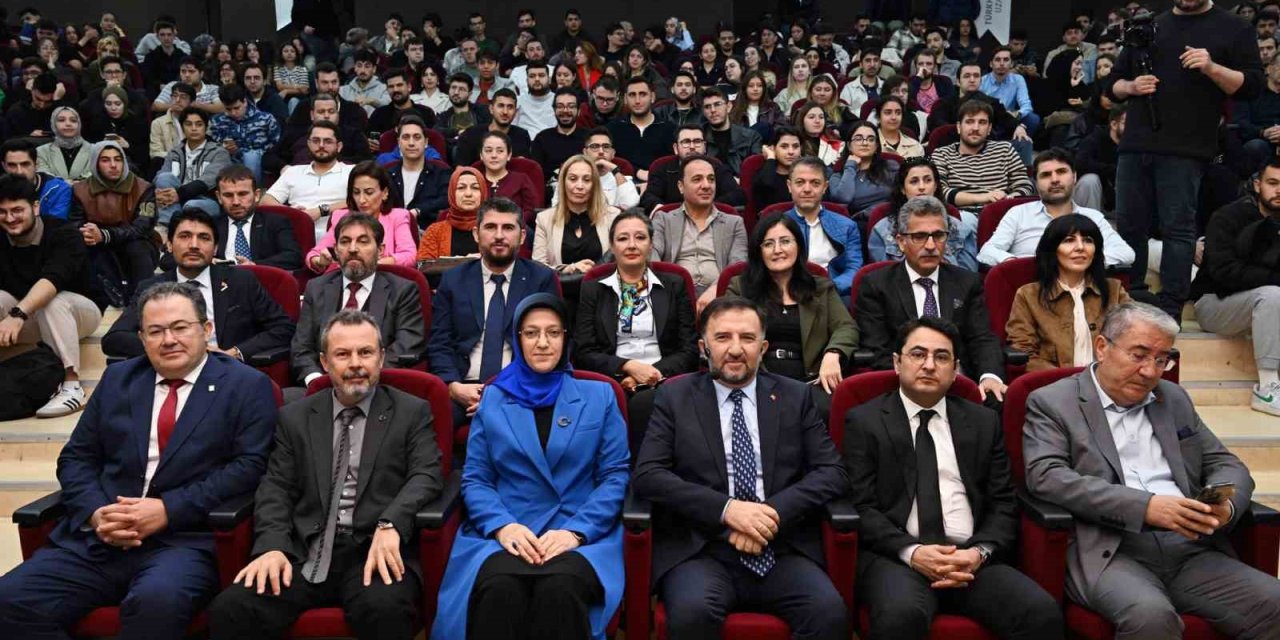 TUSAŞ Genel Müdürü Demiroğlu’ndan öğrencilere konferans