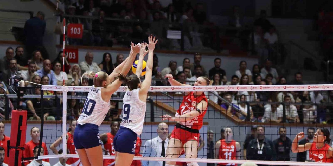 Vodafone Sultanlar Ligi: Aras Spor: 1 - Fenerbahçe Medicana: 3