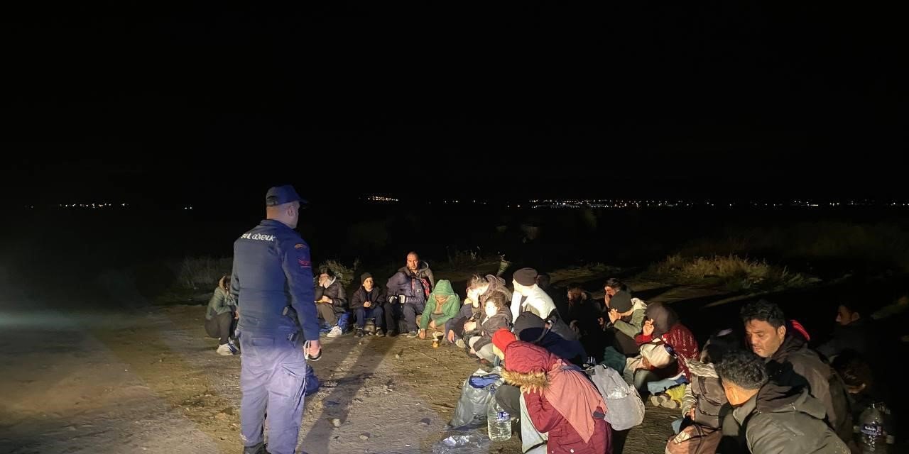 İzmir’de 30 düzensiz göçmen yakalandı