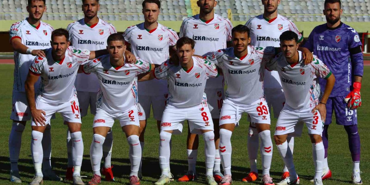 Karşıyaka, kayıpsız bir şekilde yoluna devam ediyor