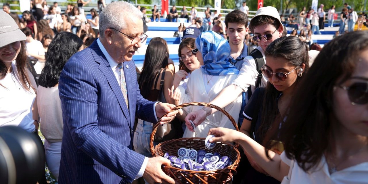 EÜ’de öğrenci kulüplerine yoğun ilgi