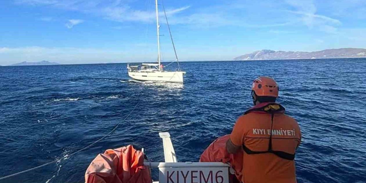 Bodrum Akçalı Adası açıklarında arızalanan yelkenli tekne kurtarıldı