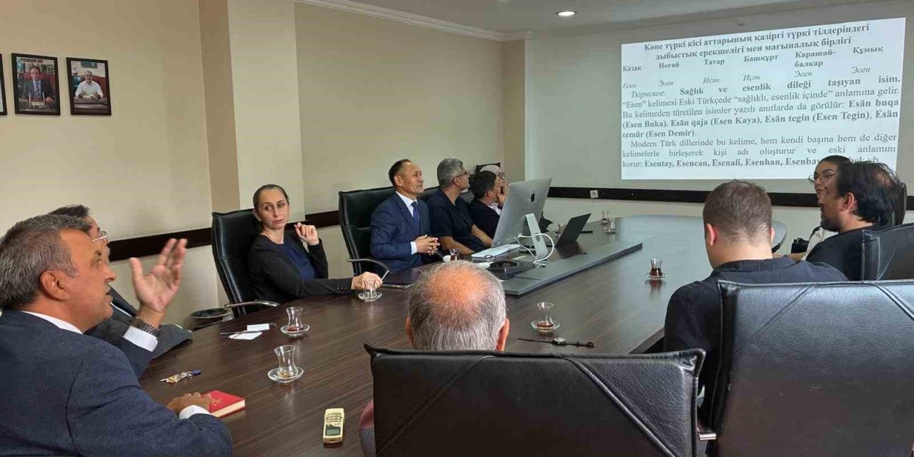 Ege Üniversitesinde Türk dünyasının dil birliği konuşuldu