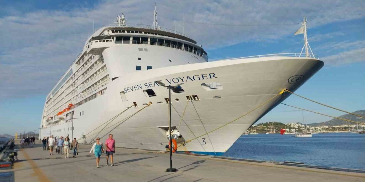 Seven Seas Voyager, Bodrum’a geldi