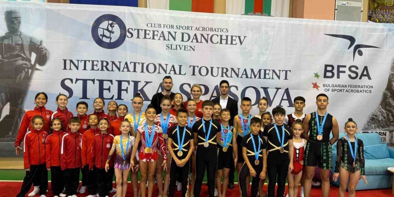 Aydınlı sporcular Bulgaristan’dan madalya ile döndü