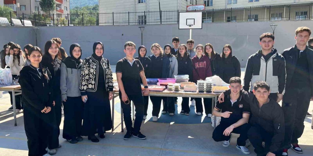 Soma Ali Uzunoğlu Lisesi’nden Gazze’ye yardım eli