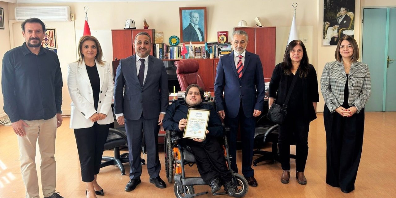 İZAZDER, Türk Dünyası Makale Yarışmasında İzmir’e 3 ödül kazandırdı