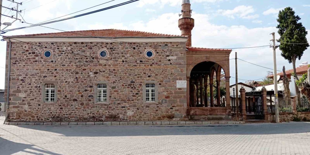 Çatlaklar yüzünden 2 yıldır ibadete kapalı