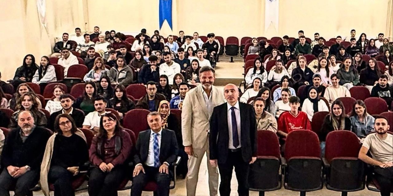 Deneyimlerini üniversiteli gençlerle paylaştı