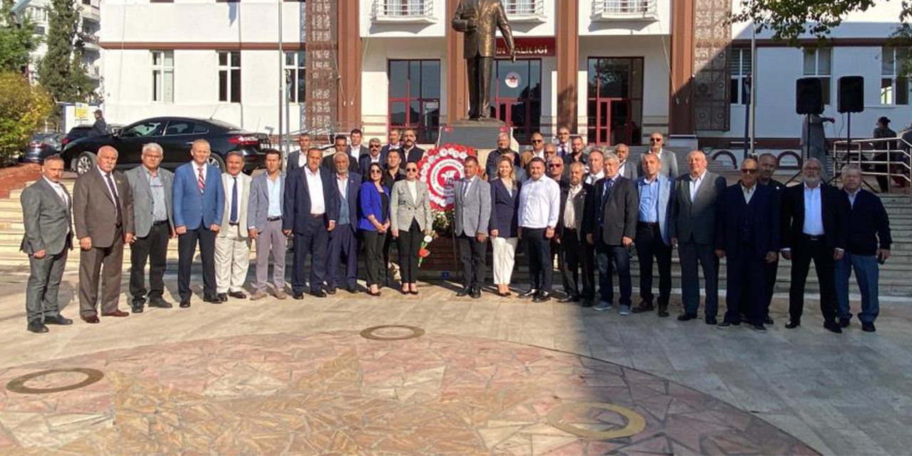 Efeler’de 19 Ekim Muhtarlar Günü kutlandı