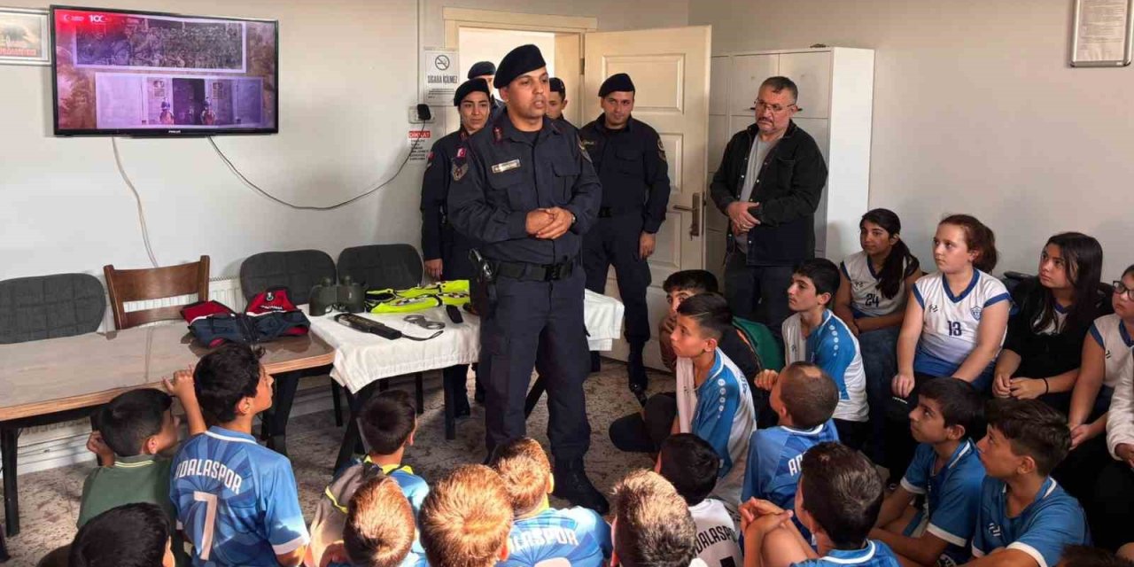 Salihli Adalaspor’dan jandarmaya teşekkür