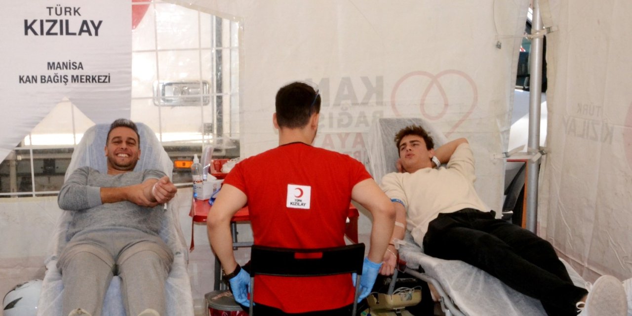 Manisa’da kan bağışına yoğun ilgi