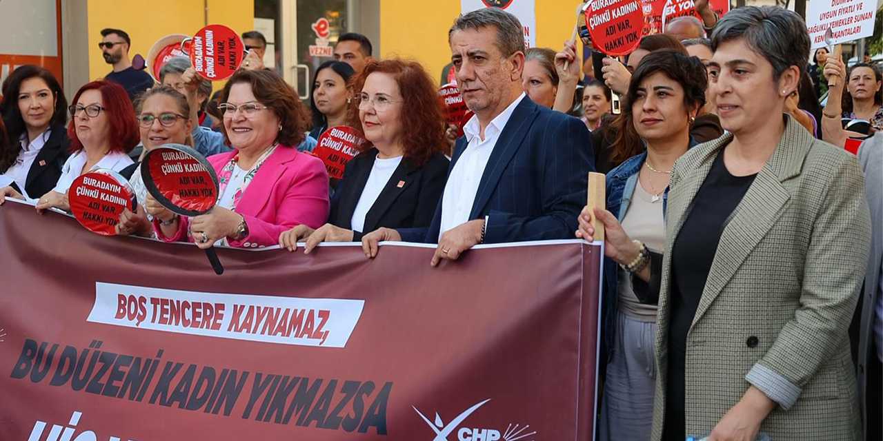 CHP’li kadınlardan boş tencere eylemi: “Bu düzeni kadın yıkmazsa hiç yıkılmaz”
