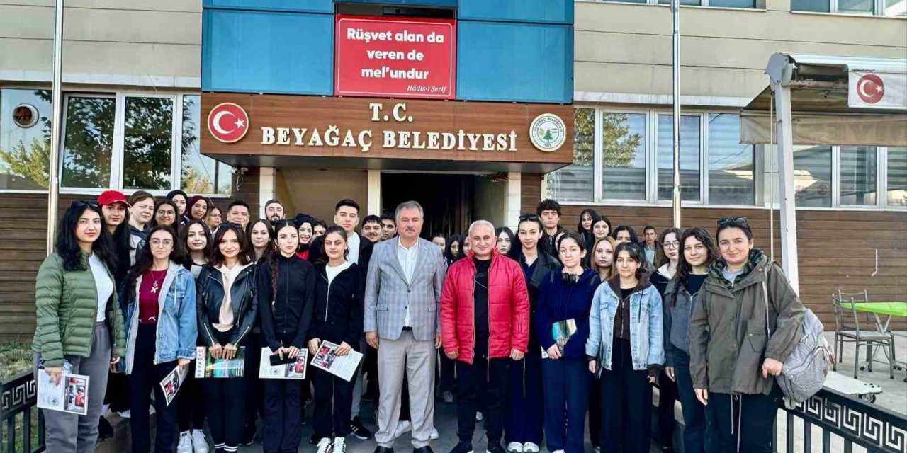 Başkan Pütün üniversite öğrencilerini ağırladı