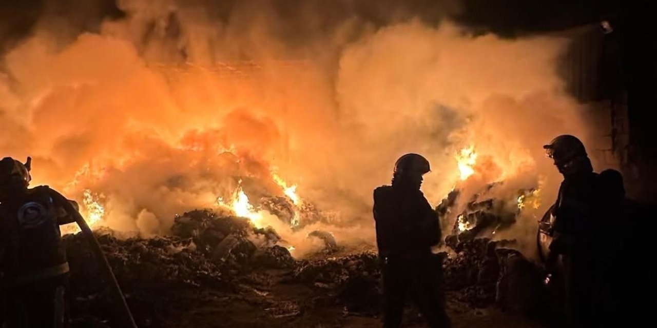 Denizli’de bir iş yeri alev alev yandı
