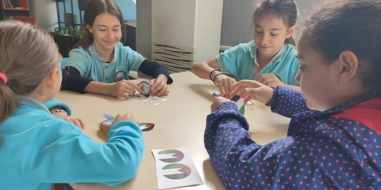 Öğrencilerden anlamlı rozet tasarımı