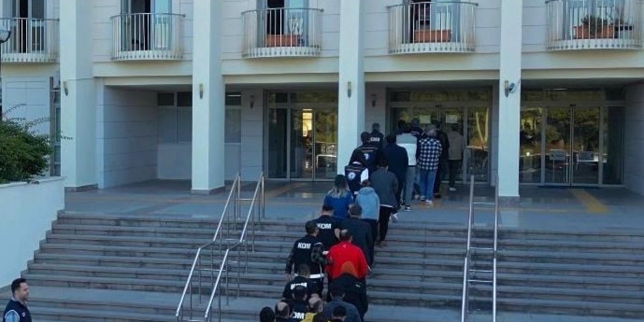 Bodrum merkezli dev göçmen kaçakçılığı operasyonu: 18 tutuklama