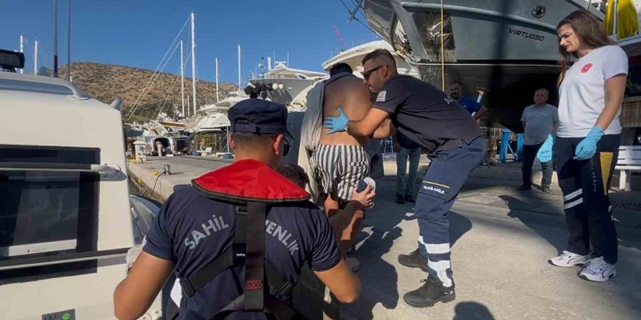 Bodrum’da gezi teknesinde yaralanan vatandaşa tıbbi tahliye