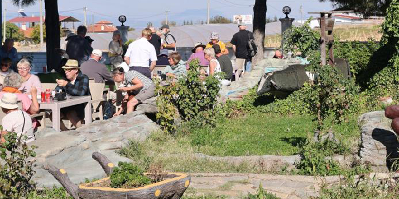 Yabancı turistler Kale’nin lezzetlerine hayran kaldı