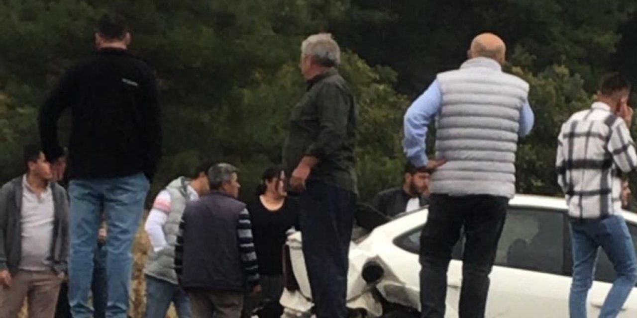 Kamyonet ile otomobilin çarpıştığı kazada 5 kişi yaralandı