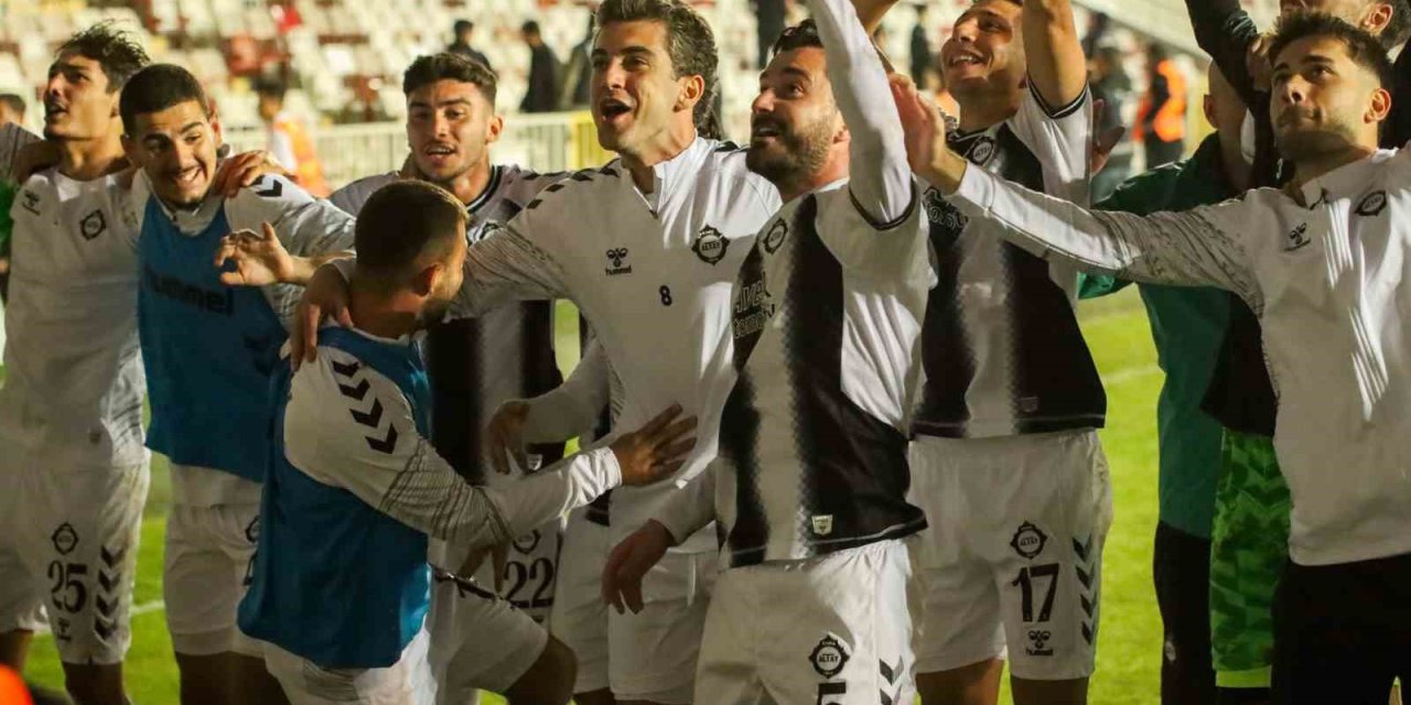 Altay, düşme hattından kurtuldu