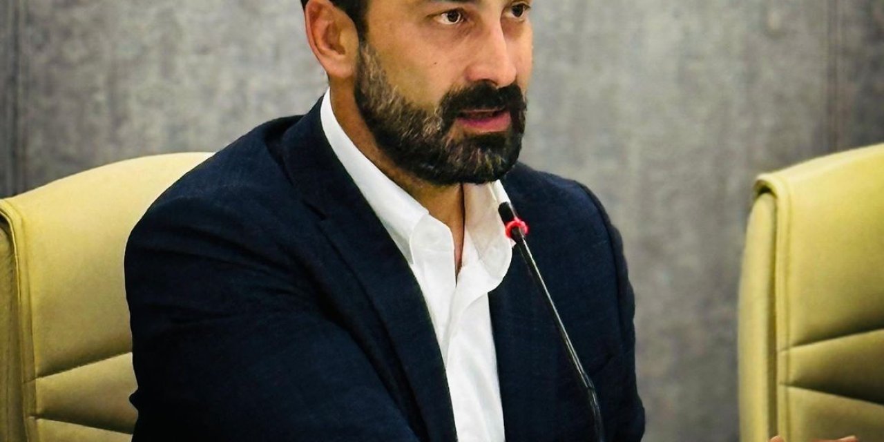 AK Parti’li Mücahit Arınç’tan CHP İl Başkanı Özalper’e tebrik