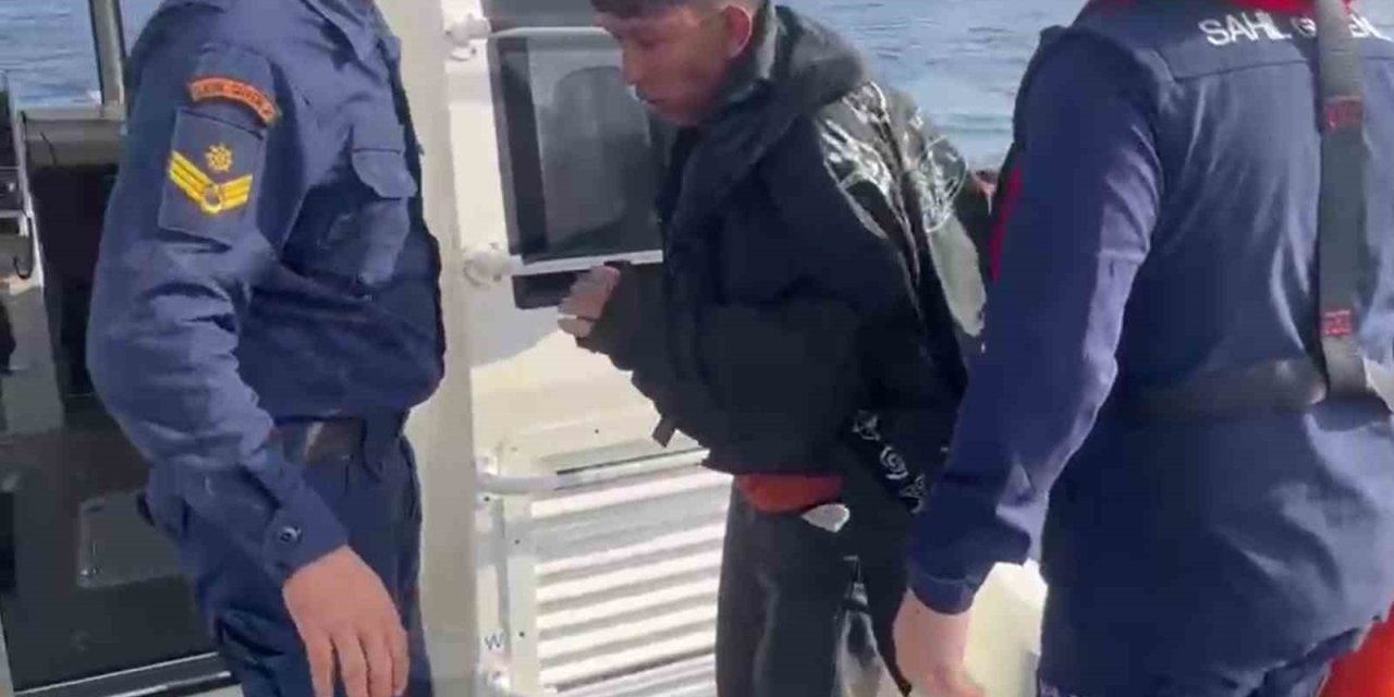 Yüzerek Yunanistan’a geçmeye çalıştı