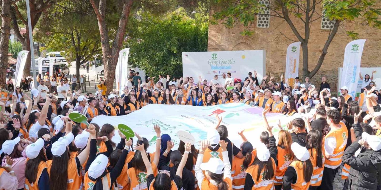 Birgi’de umut dolu etkinlik: SENTRUM genç gönüllü buluşması düzenlendi