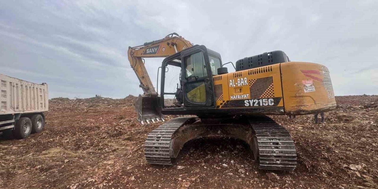 Hazine arazisinde izinsiz kazı yaptılar, jandarmadan kaçamadılar