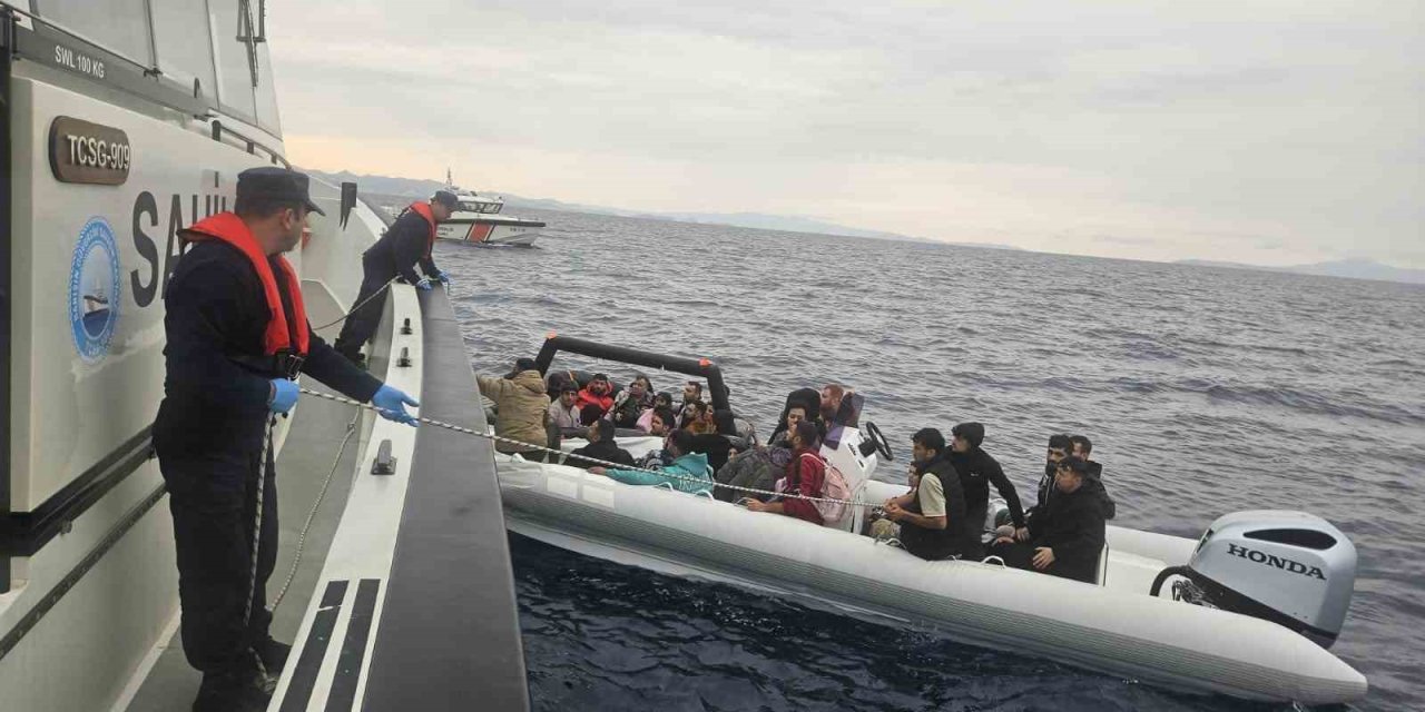 Yunanistan’ın geri ittiği 36 düzensiz göçmen kurtarıldı
