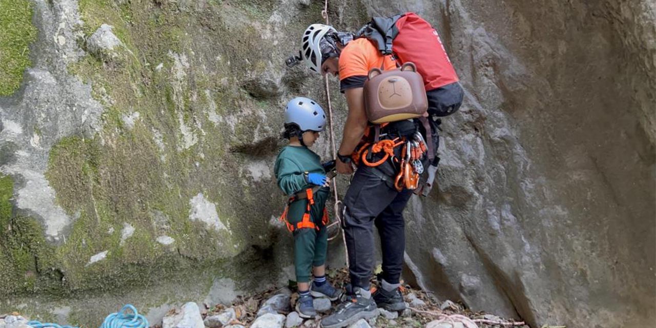 4 yaşındaki Yusuf, Türkiye’nin en küçük canyoning sporcusu oldu
