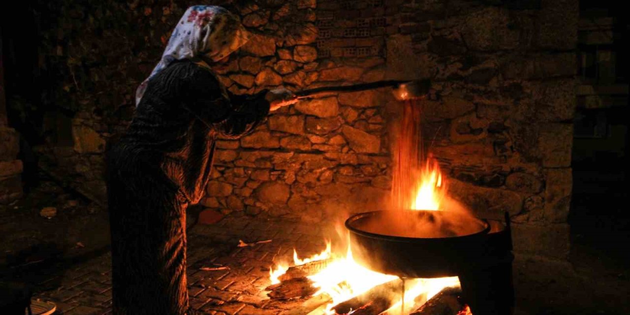 Gördes’te pekmez mesaisi başladı