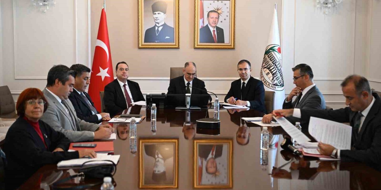 Sahipsiz hayvanlara yönelik tedbirler masaya yatırıldı