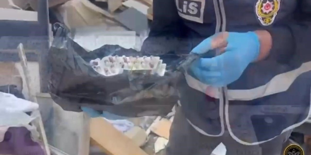 Kameralarla donatılan evden çok sayıda uyuşturucu madde çıktı