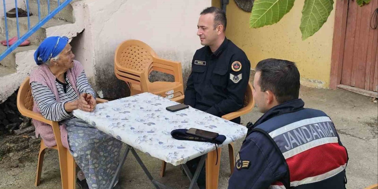 Jandarmadan şehit annesine vefa