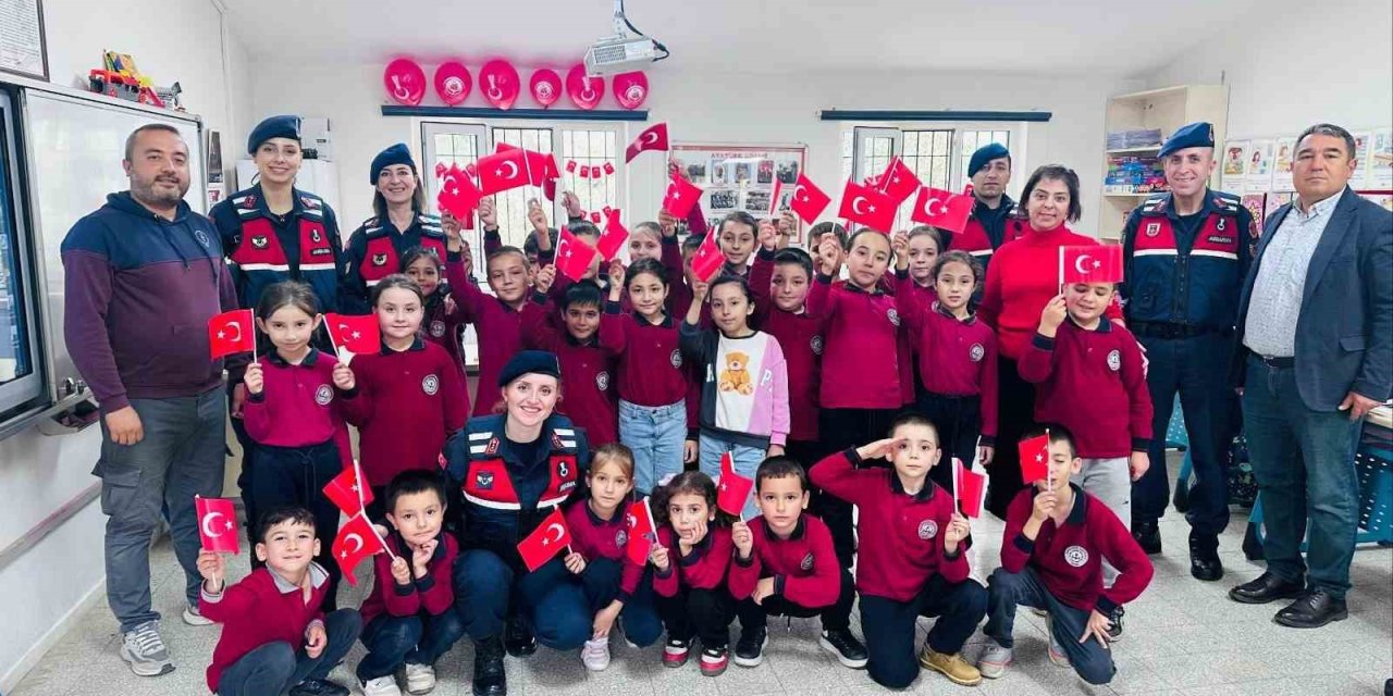 Arpadere İlkokulu’nda Cumhuriyet coşkusu yaşandı