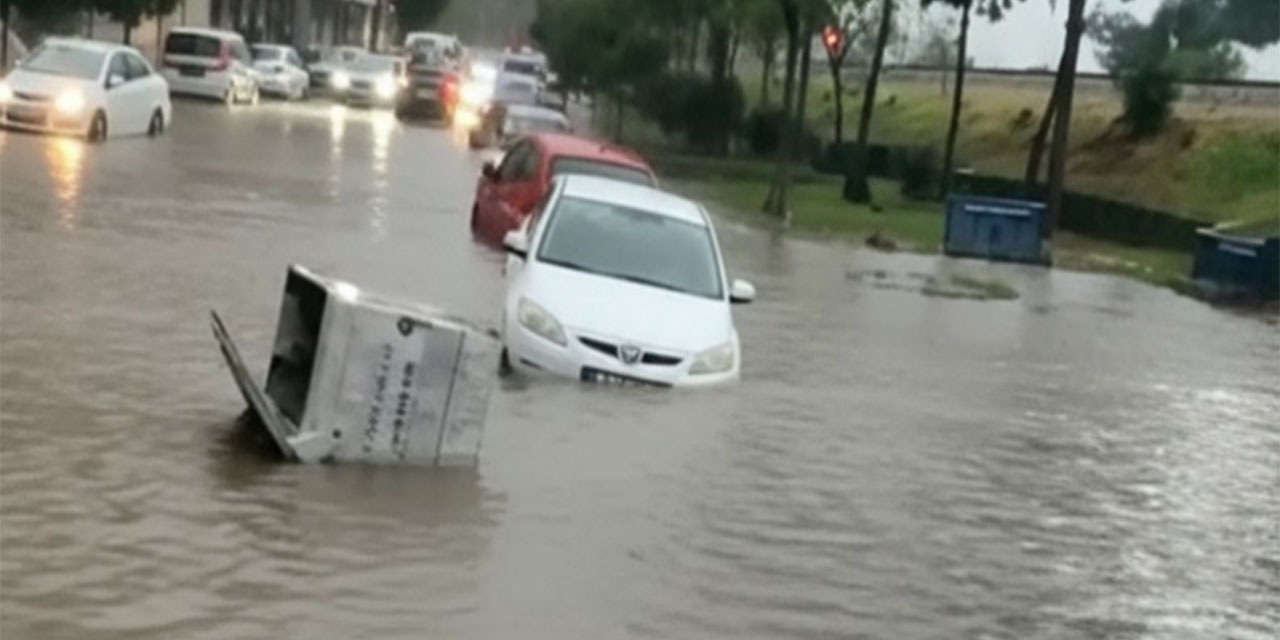Aydın’da yağmur değil felaket yağdı! Şehir göle döndü, altyapı yine çöktü