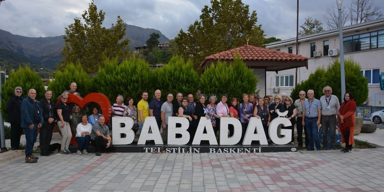 Kanadalı turistler Babadağ’ı gezdi