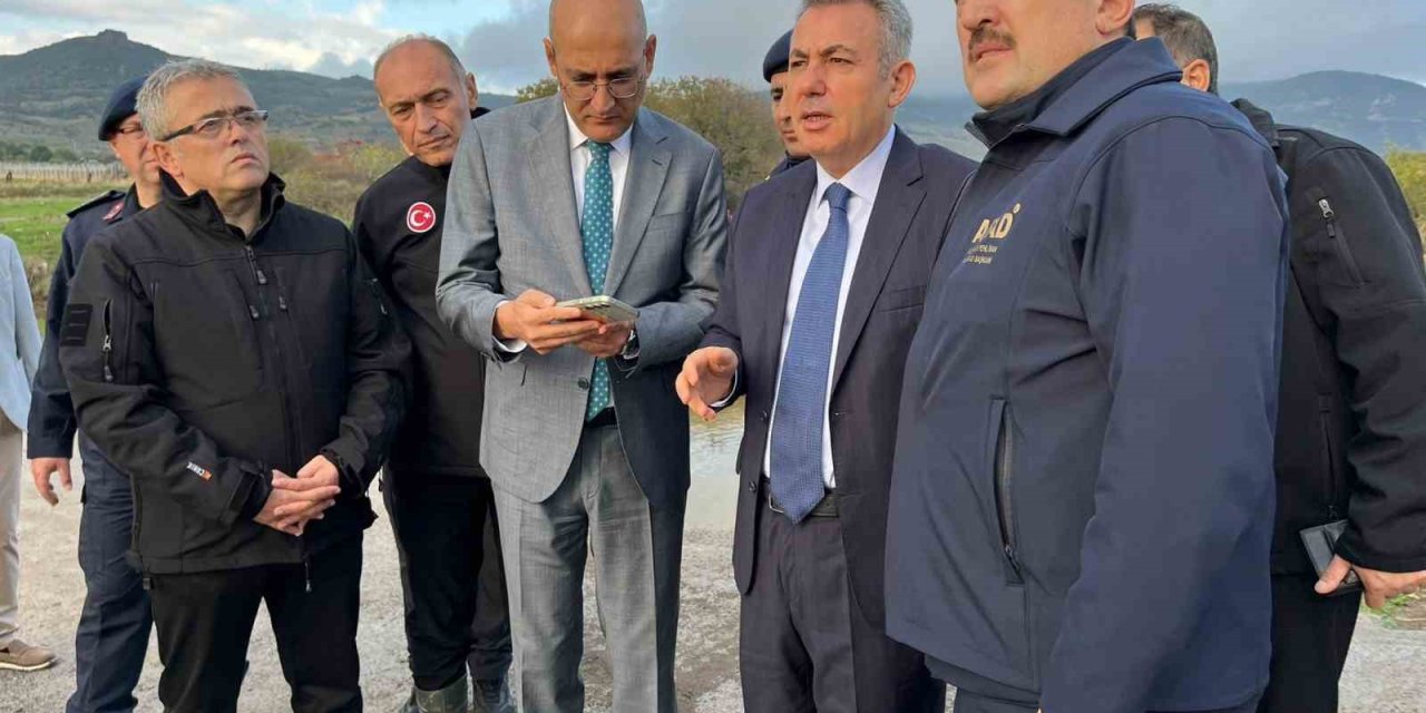 AFAD Başkanı Pehlivan ve Vali Elban’dan Foça’da açıklama