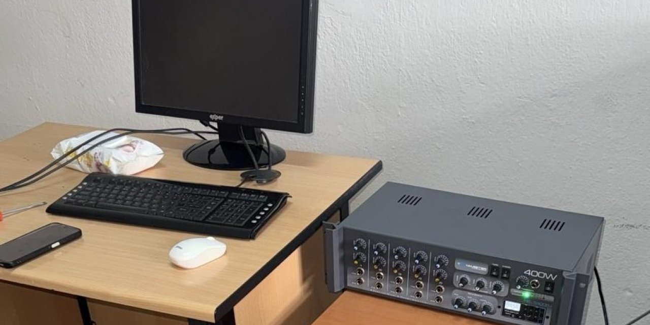 Emekli eczacıdan köy okuluna anlamlı destek