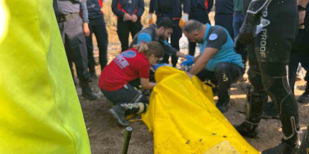 Foça’da selde kaybolan yaşlı adamın cenazesine ulaşıldı