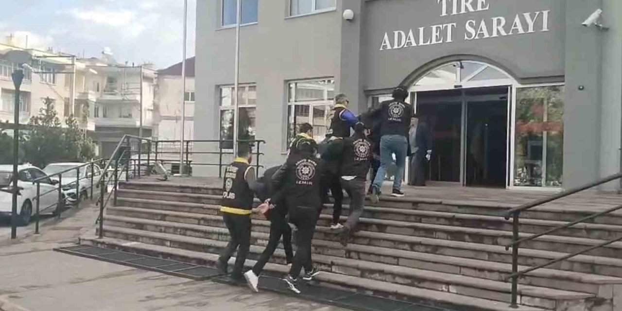 Tire’de iş yerlerini kurşunlayan şüpheliler yakalandı